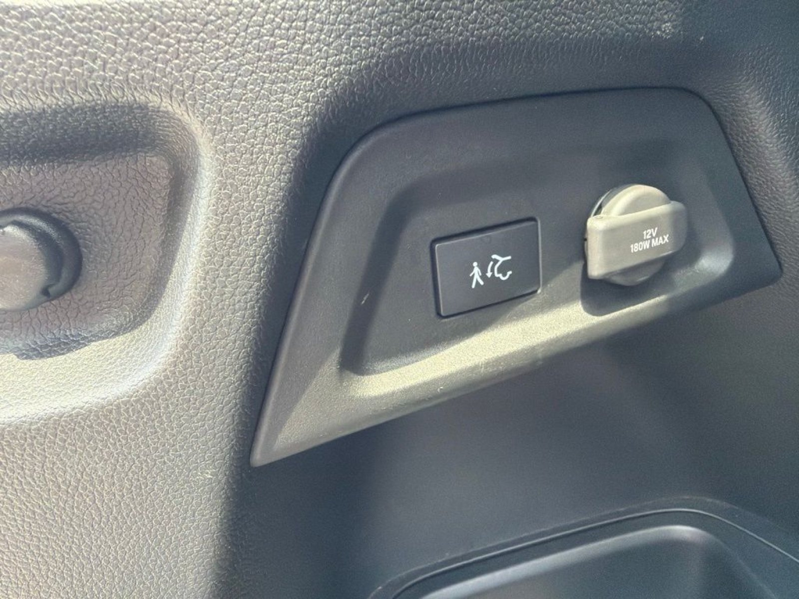 Used 2024 Honda Pilot Touring image 13