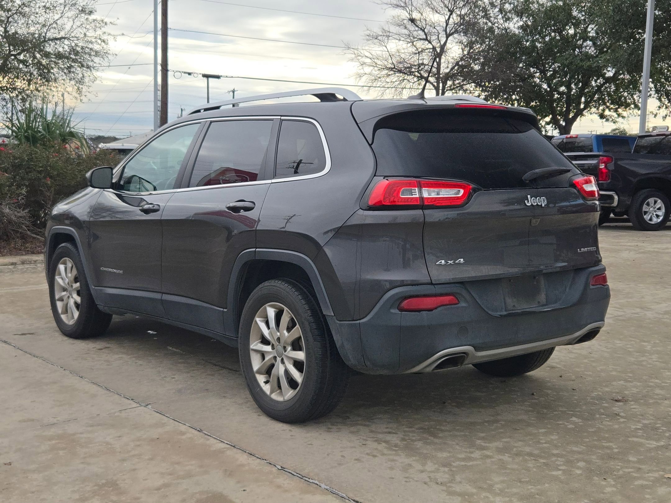 Used 2015 Jeep Cherokee Limited image 5