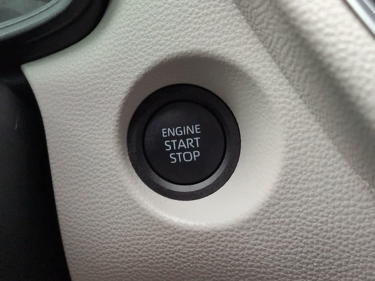 Certified 2026 Toyota Corolla Cross LE FWD image 25
