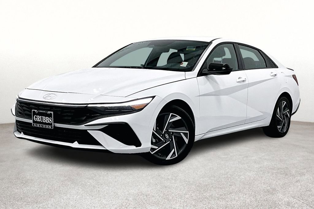Certified 2025 Hyundai Elantra SEL image 14