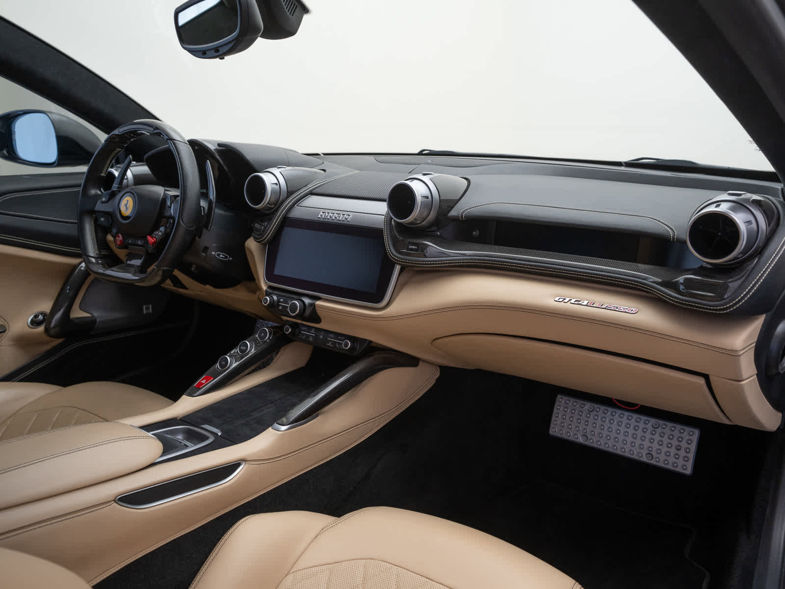 Certified 2018 Ferrari GTC4Lusso image 13