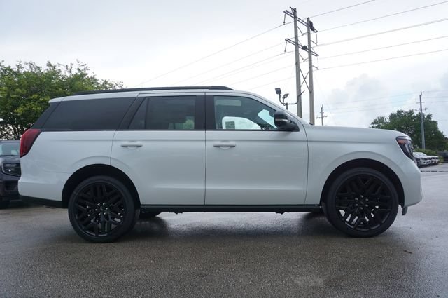 New 2027 Ford Expedition Platinum w/ Stealth Performance Package AWD/4WD image 16