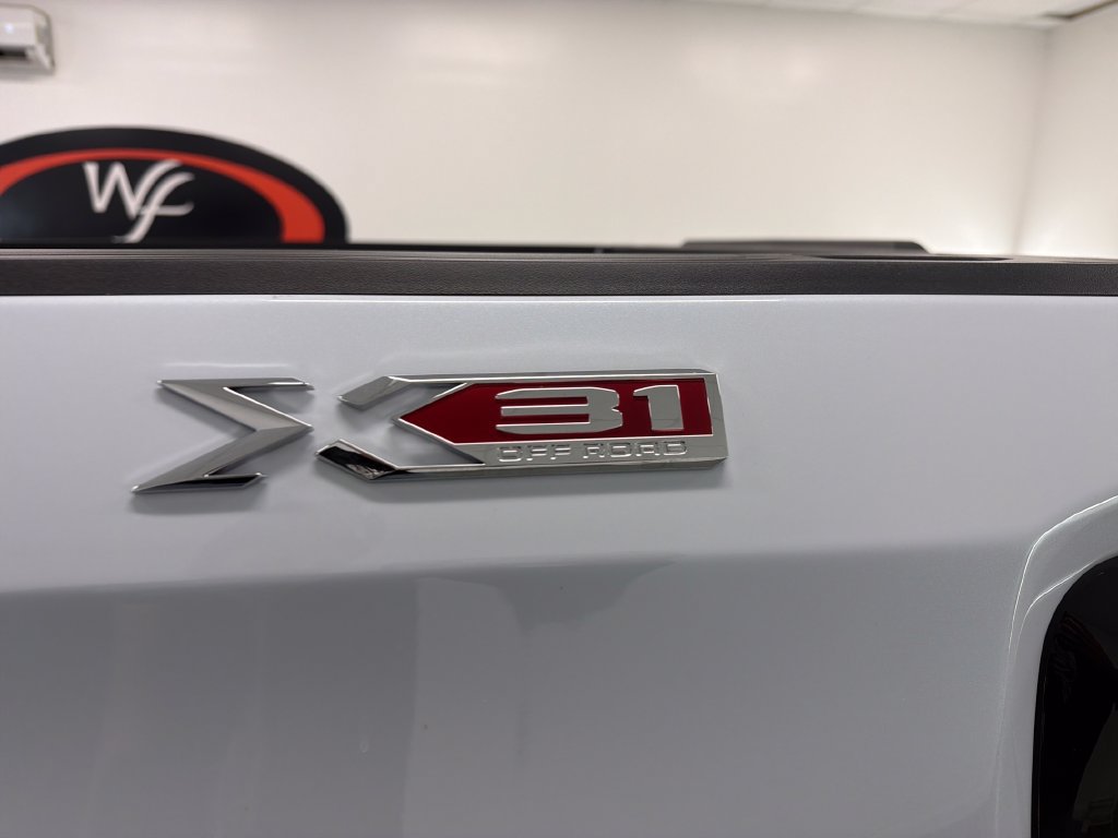 New 2026 GMC Sierra 1500 SLT w/ SLT Premium Package AWD/4WD image 7