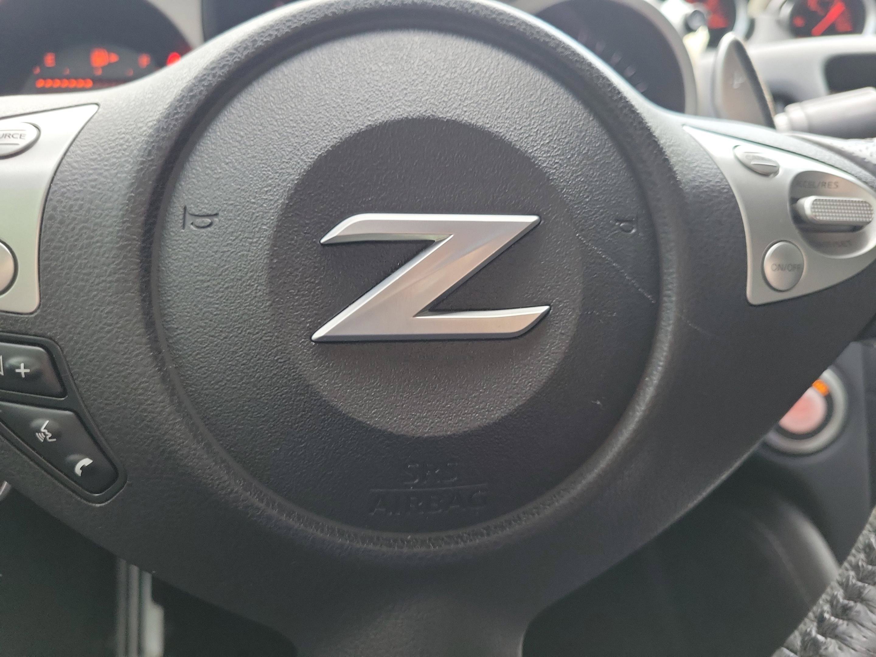 Used 2016 Nissan 370Z Touring RWD image 28