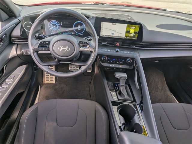 Certified 2025 Hyundai Elantra SEL image 32