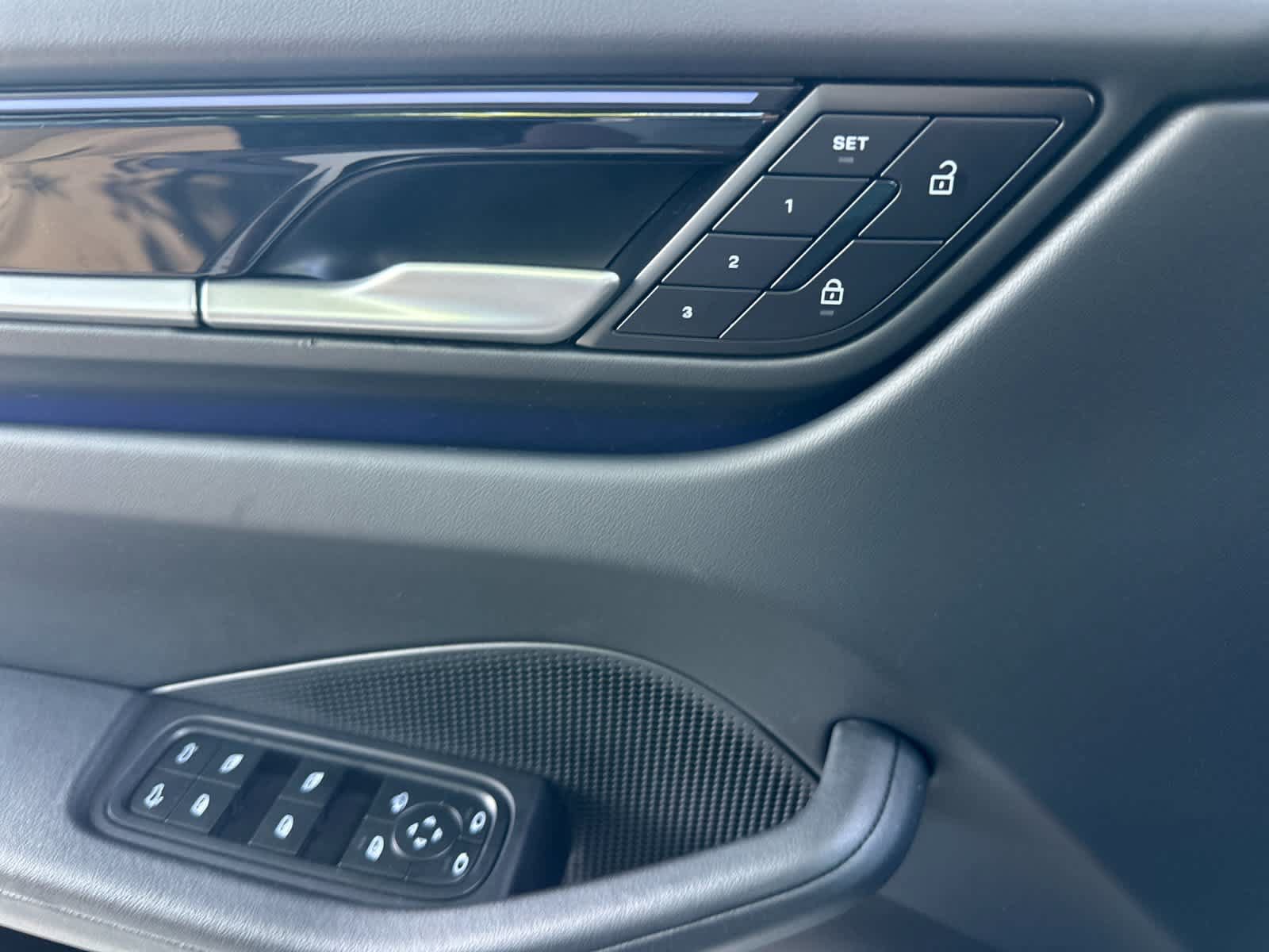 Certified 2025 Porsche Macan Electric RWD image 12