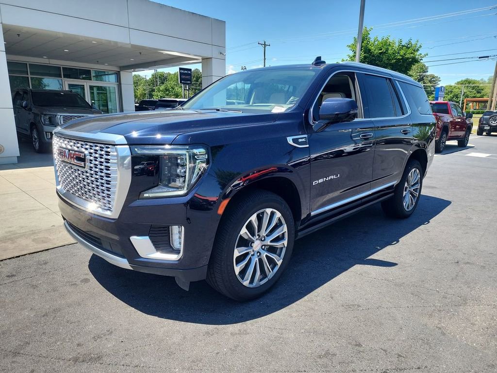 Certified 2021 GMC Yukon Denali w/ Denali Premium Package AWD/4WD image 4
