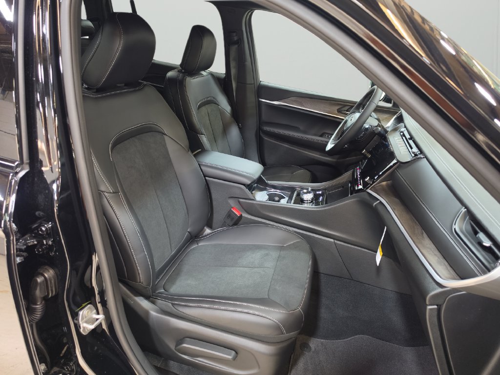 New 2027 Jeep Grand Cherokee 4WD image 14