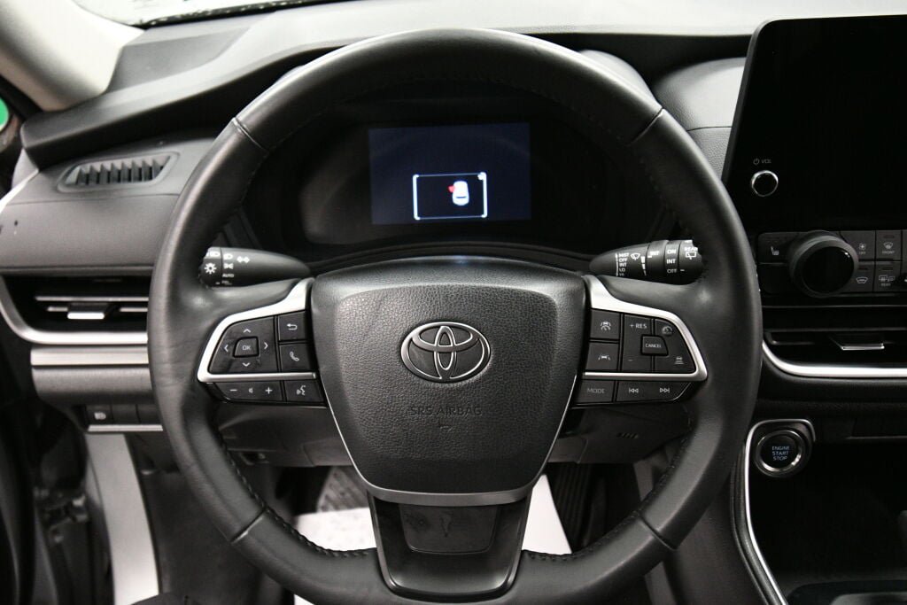 Certified 2025 Toyota Grand Highlander AWD image 12
