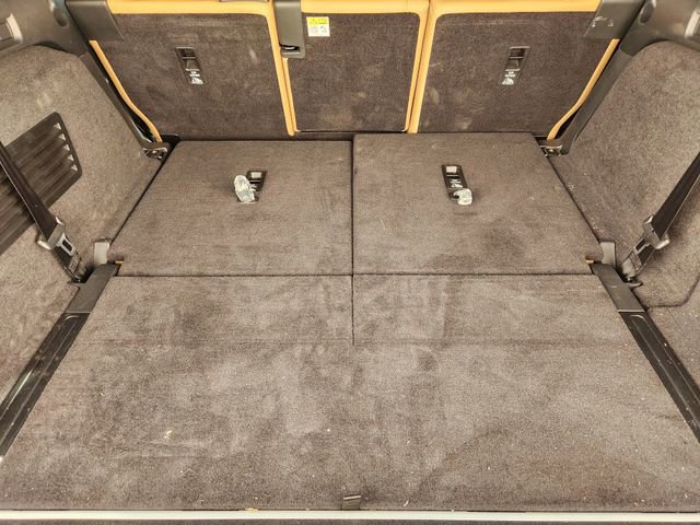 Used 2024 Land Rover Discovery Dynamic SE image 30