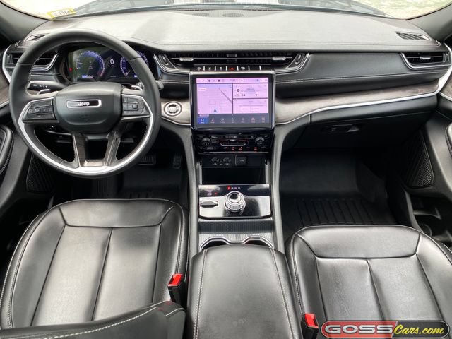 Certified 2025 Jeep Grand Cherokee L Limited w/ Black Appearance Package AWD/4WD image 11