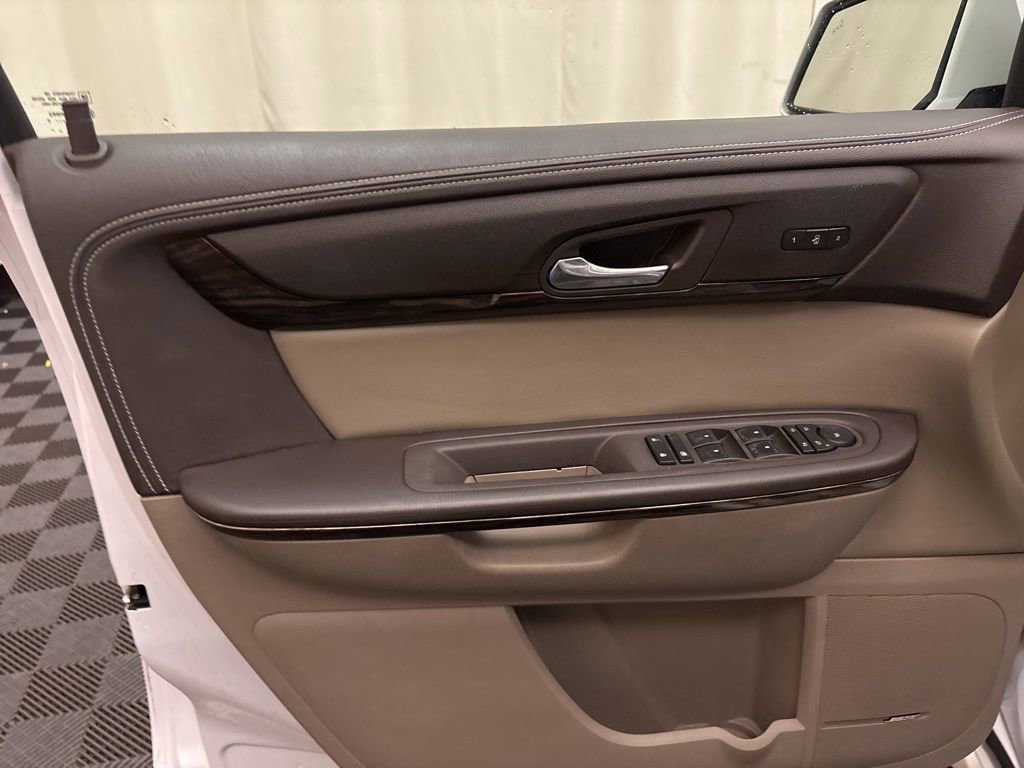 Used 2016 GMC Acadia Denali image 11