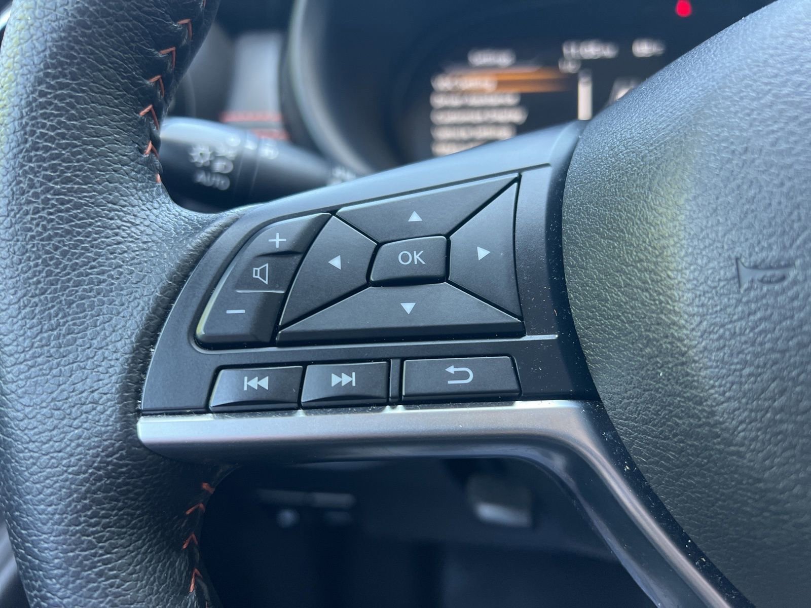 Used 2023 Nissan Kicks SR w/ Exterior Package image 22