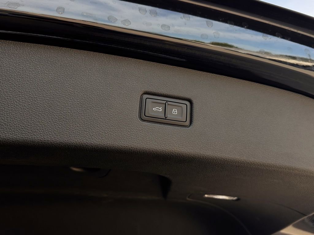 Used 2025 Audi SQ5 Premium Plus AWD/4WD image 28