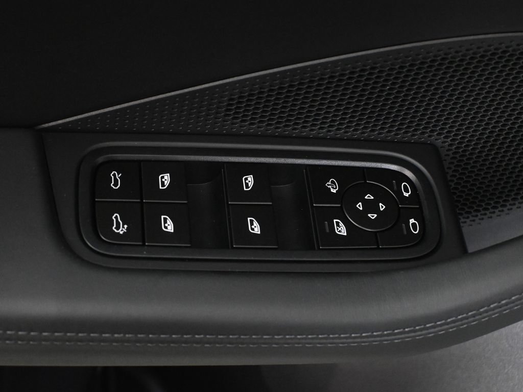 New 2026 Porsche Macan 4 Electric AWD/4WD image 31