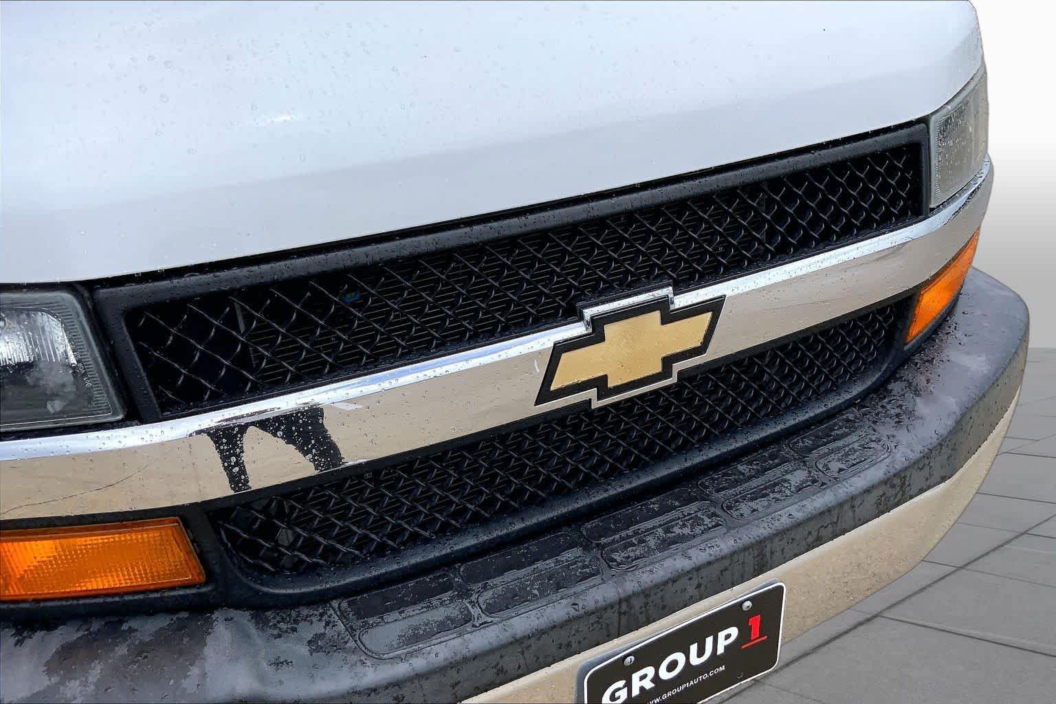 Used 2020 Chevrolet Express 2500 LT w/ LT Preferred Equipment Group RWD image 27
