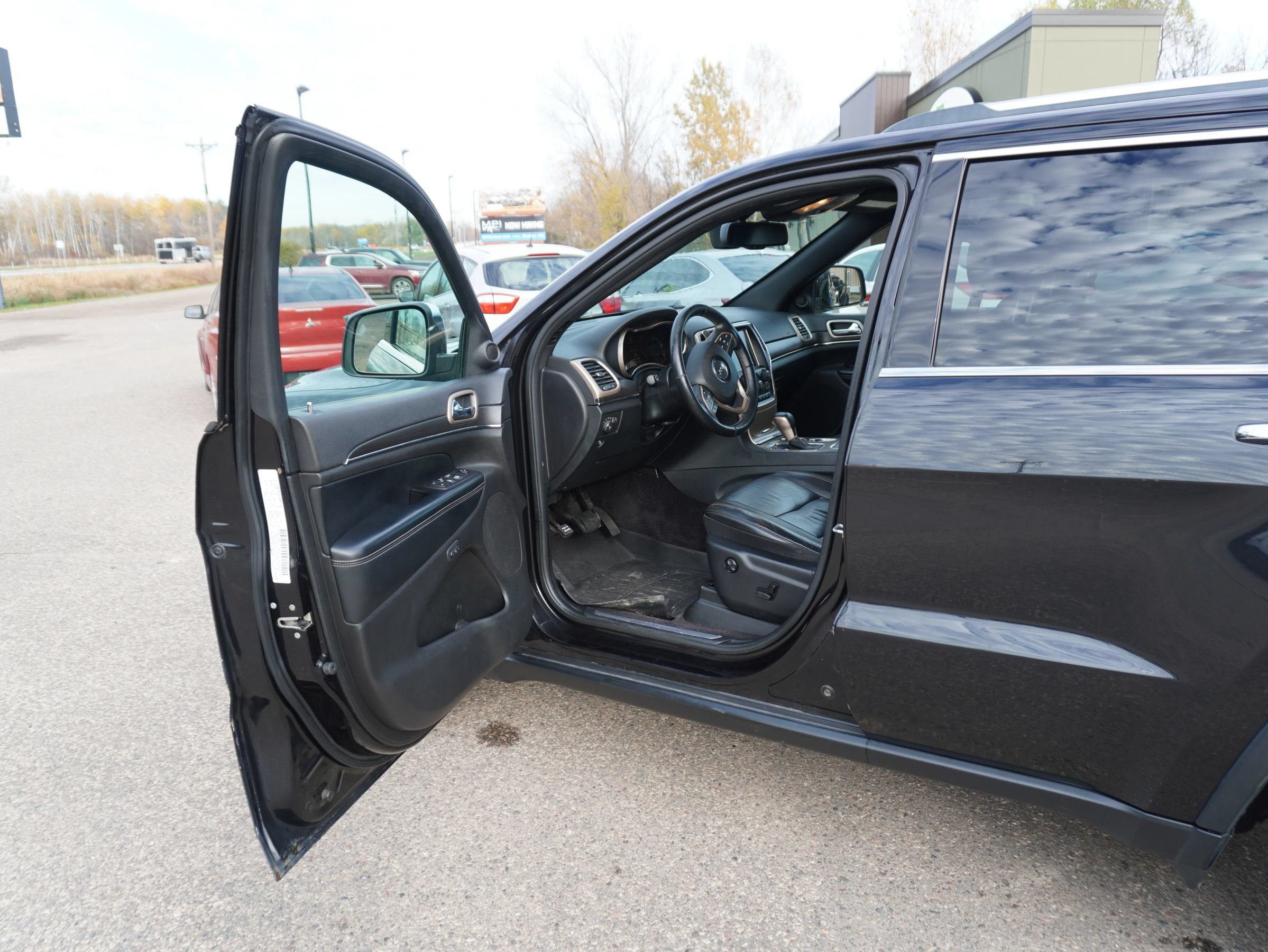 Used 2016 Jeep Grand Cherokee Limited AWD/4WD image 11