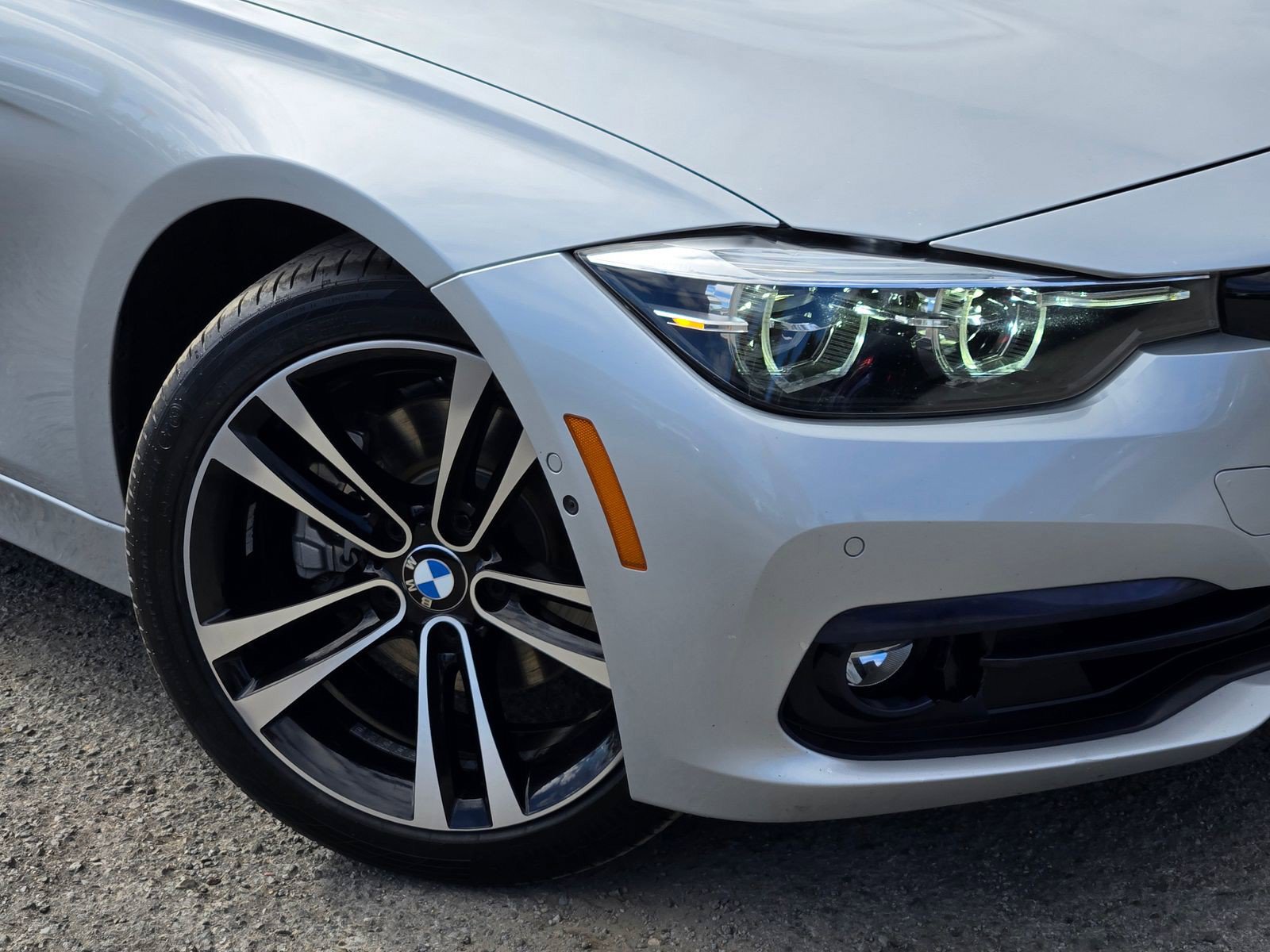 Used 2018 BMW 330i Sedan RWD image 9