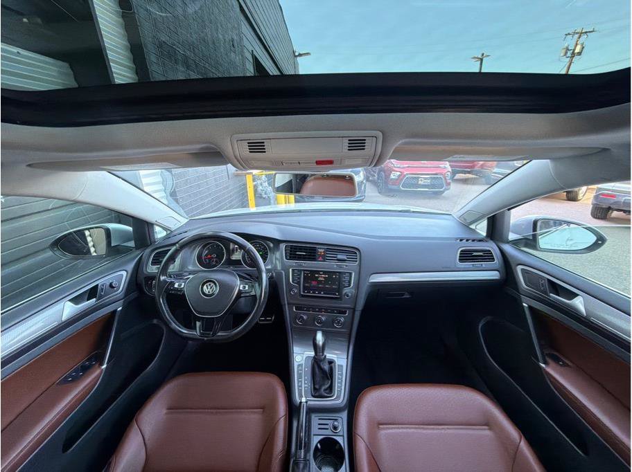 Used 2017 Volkswagen Golf Alltrack SE AWD/4WD image 14