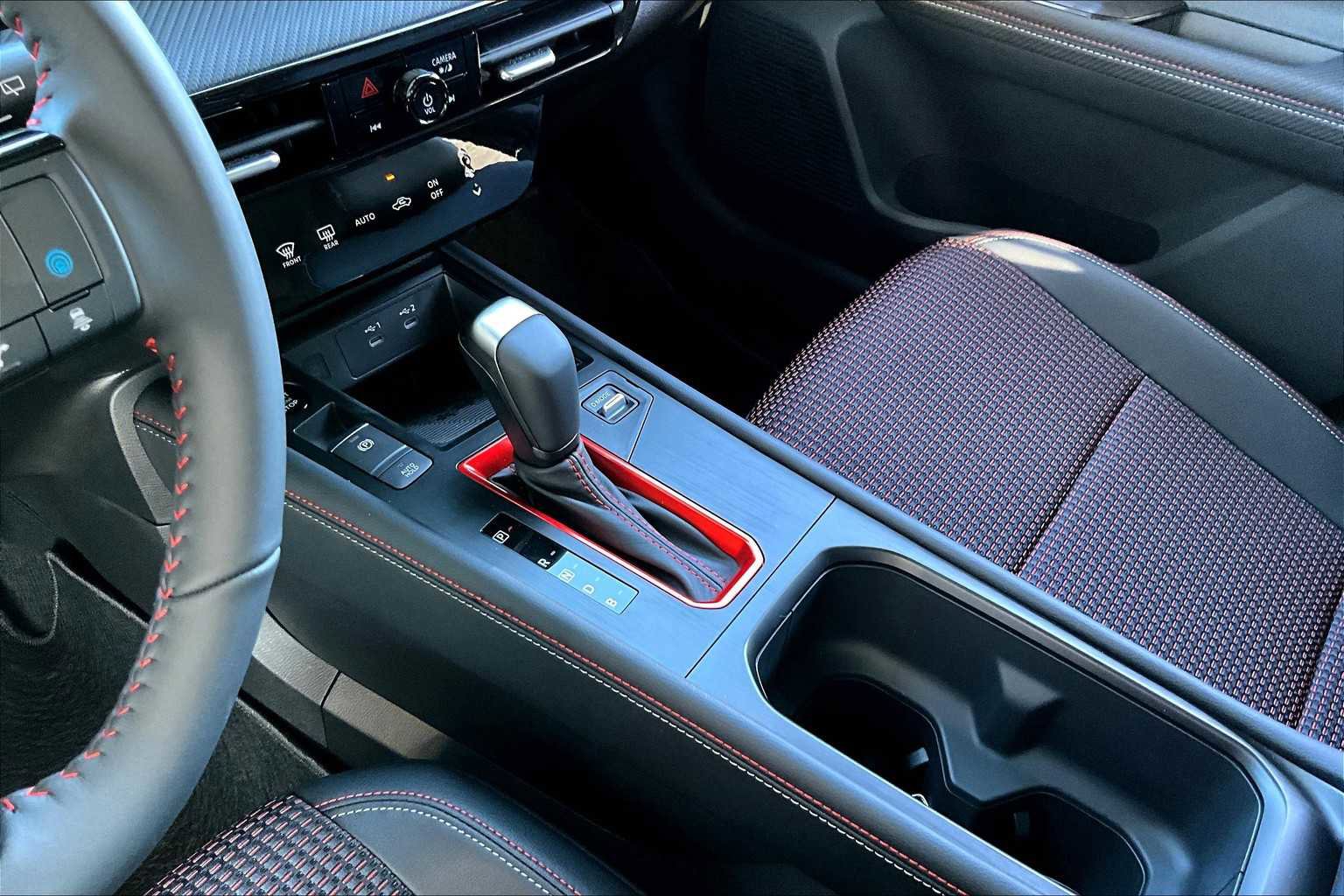 New 2026 Nissan Kicks SR image 7