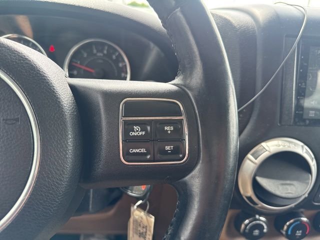 Used 2011 Jeep Wrangler Unlimited Sahara w/ Connectivity Group AWD/4WD image 16
