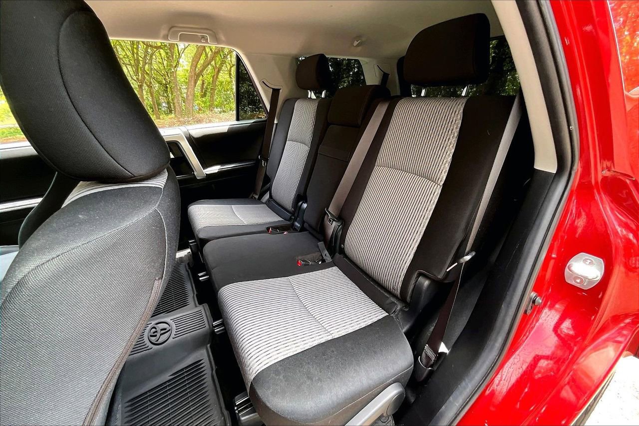Used 2022 Toyota 4Runner SR5 AWD/4WD image 19