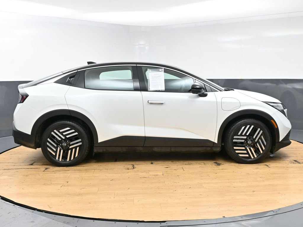 Used 2026 Nissan Leaf SV+ w/ Floor Mat Package (SV+) FWD image 8
