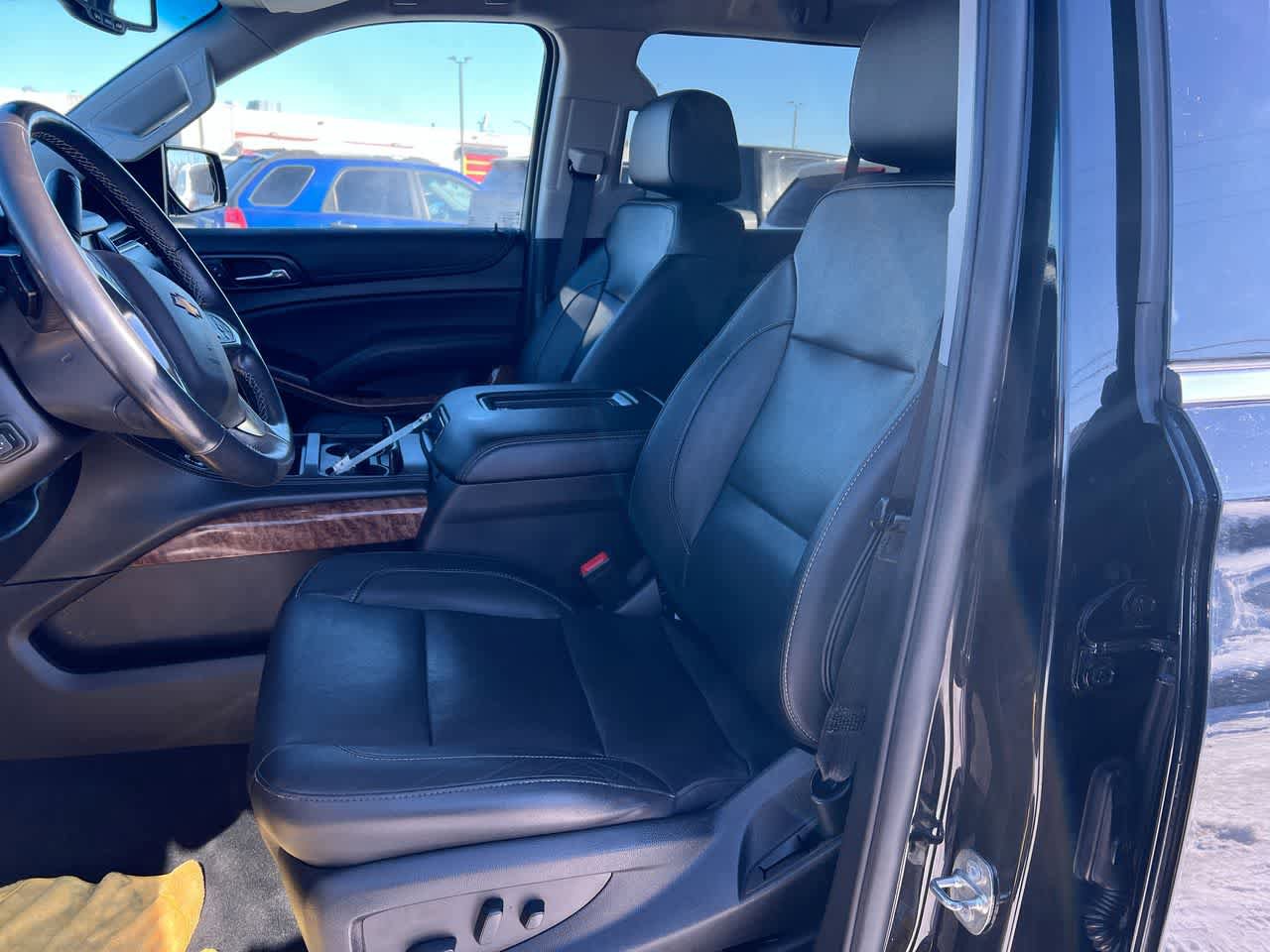 Used 2020 Chevrolet Tahoe Premier AWD/4WD image 11