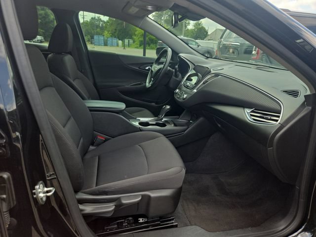 Used 2018 Chevrolet Malibu LT w/ Driver Confidence Package FWD image 25
