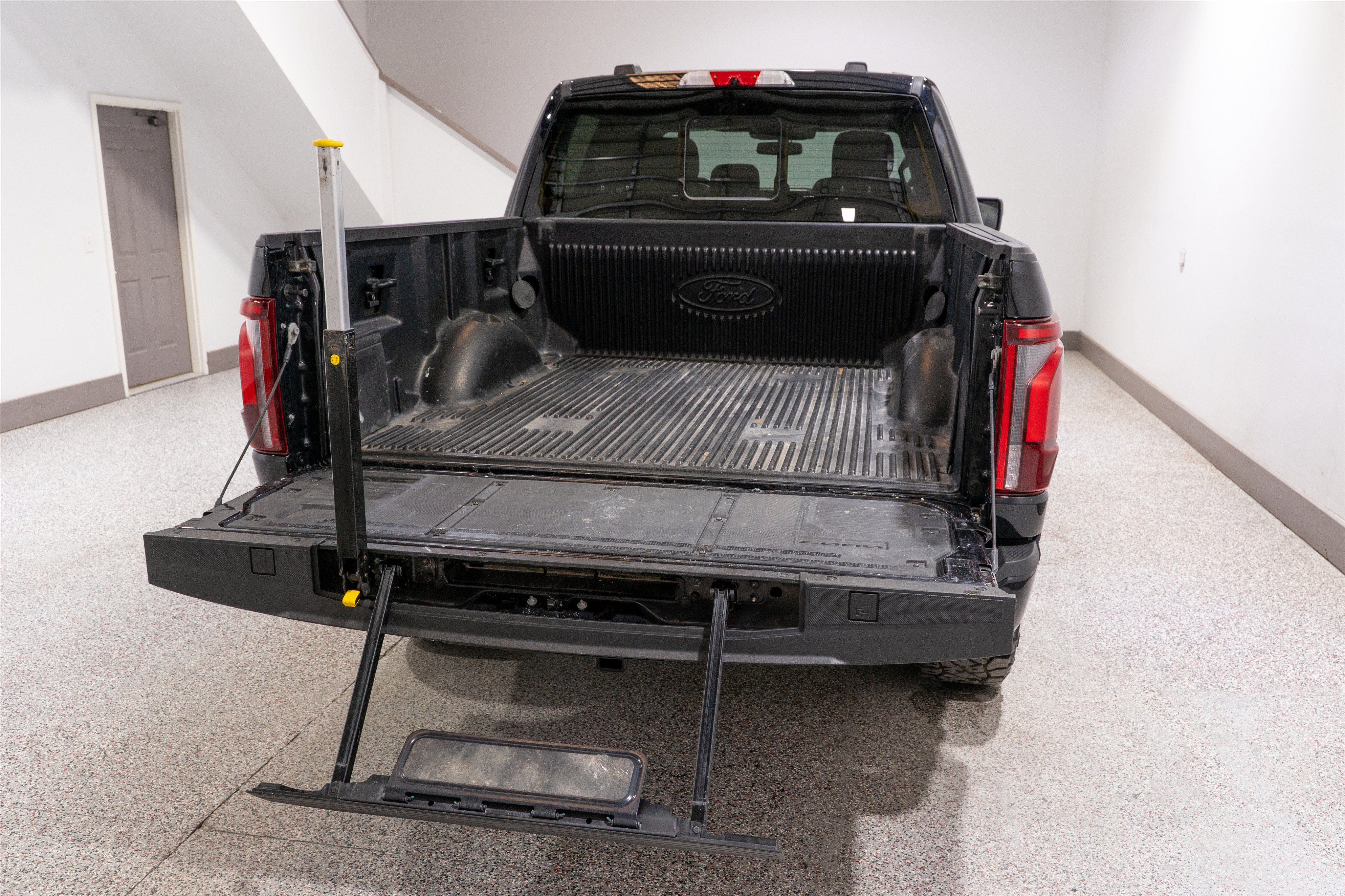 Used 2024 Ford F150 Platinum w/ Equipment Group 703A Plus AWD/4WD image 11
