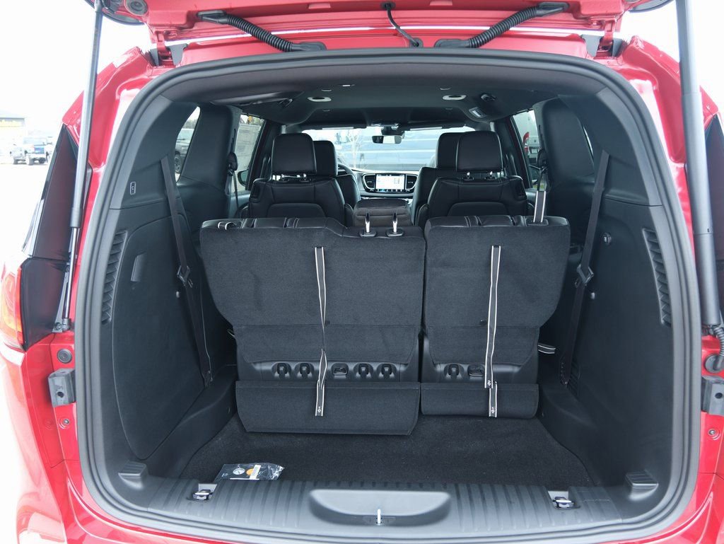 New 2026 Chrysler Voyager LX FWD image 32