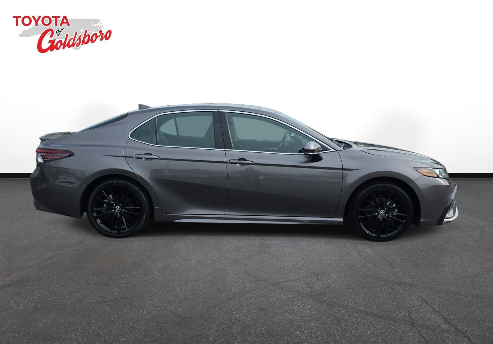 Used 2024 Toyota Camry XSE image 4