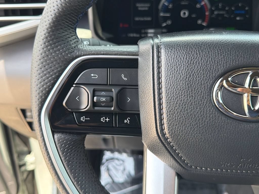 Used 2024 Toyota Sequoia Platinum AWD/4WD image 36