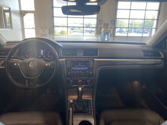 Used 2017 Volkswagen Passat 1.8T SE FWD image 21