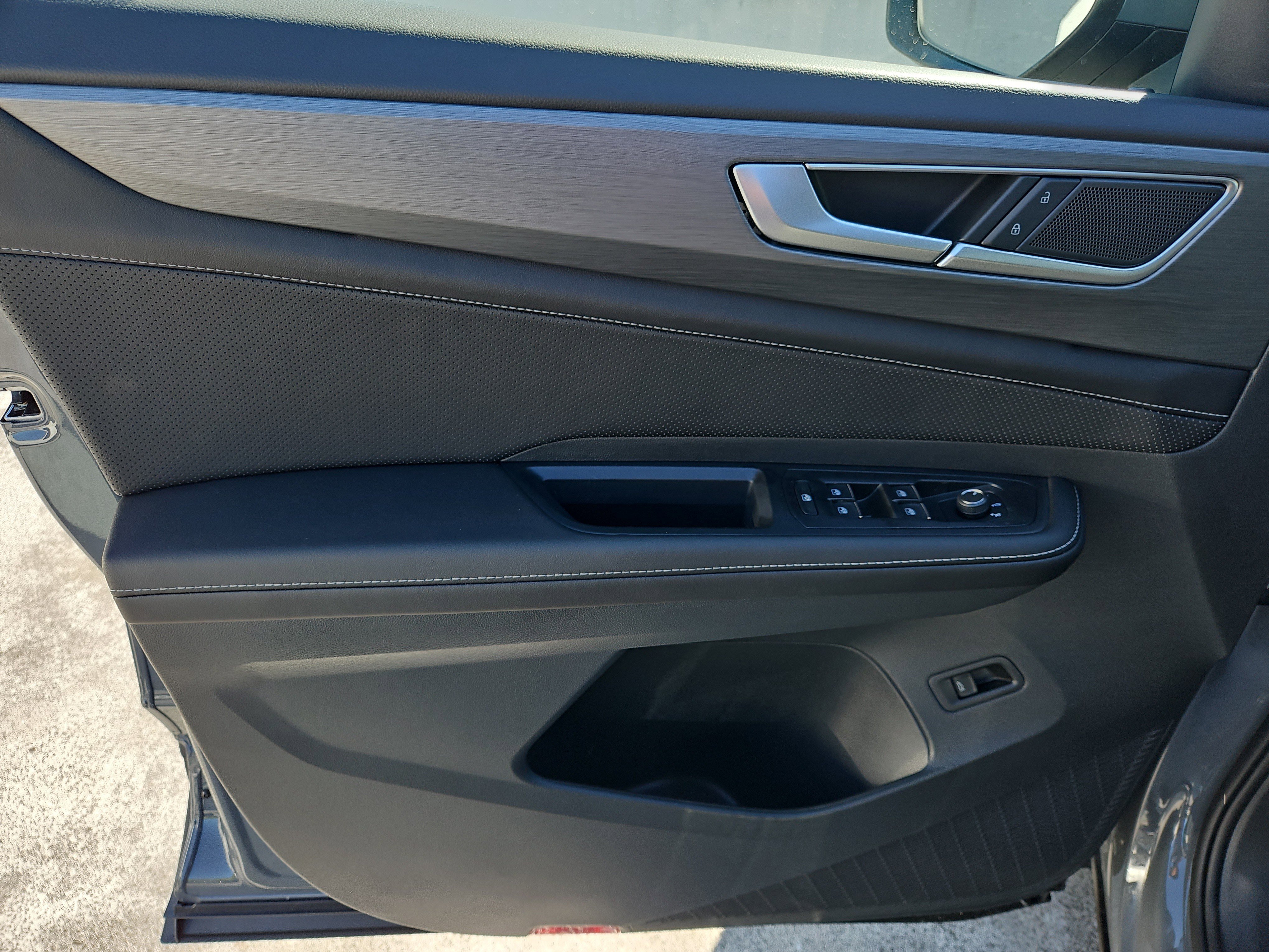 New 2026 Volkswagen Atlas Cross Sport SE image 15