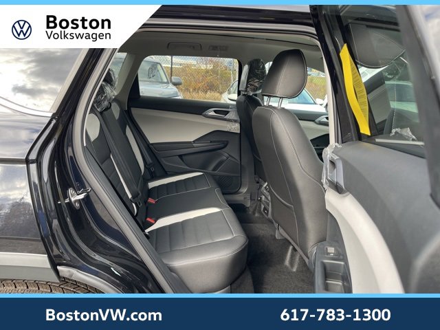 New 2025 Volkswagen Taos SEL image 12
