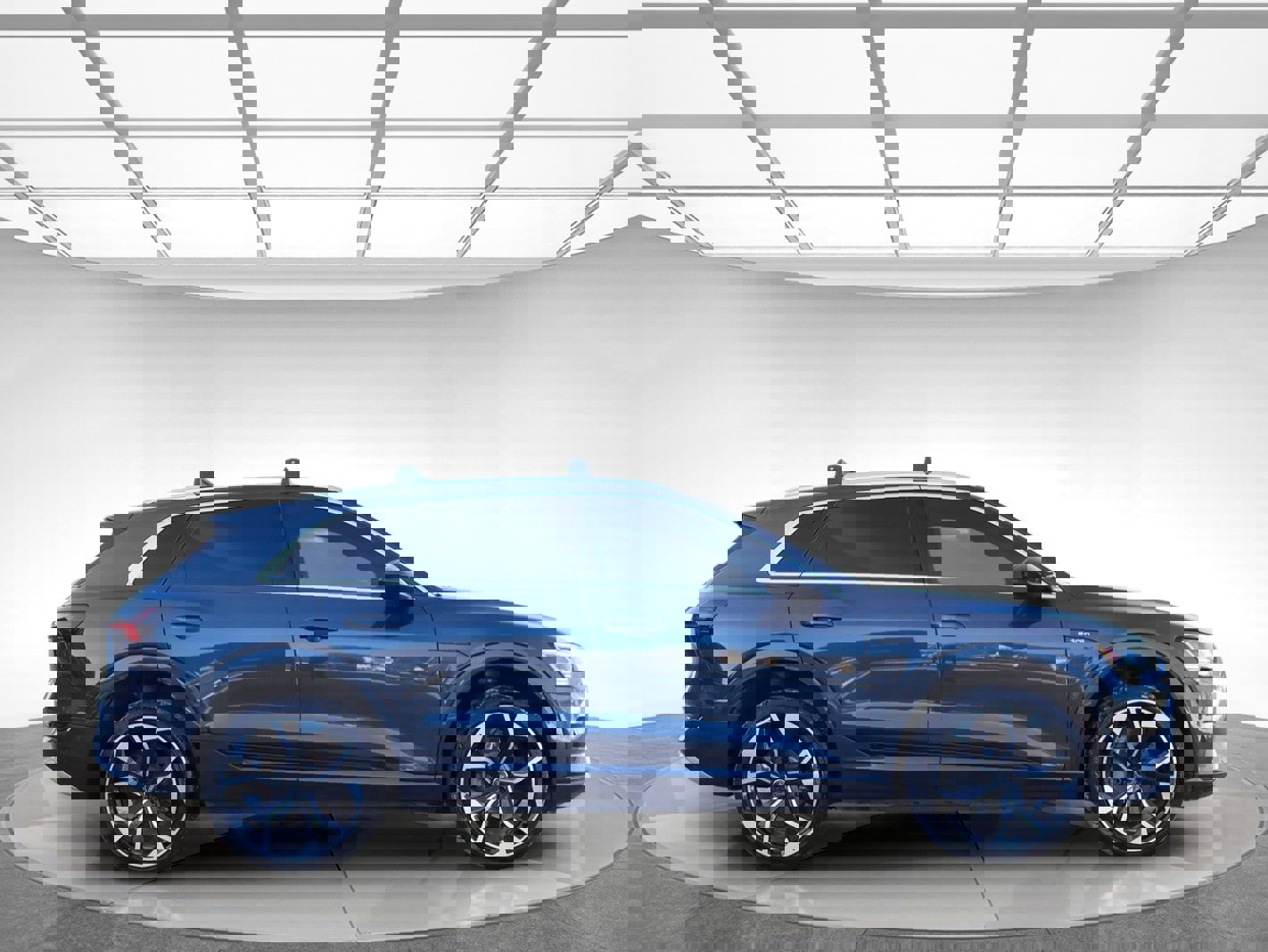 Used 2019 Audi e-tron Premium Plus w/ Cold Weather Package image 4