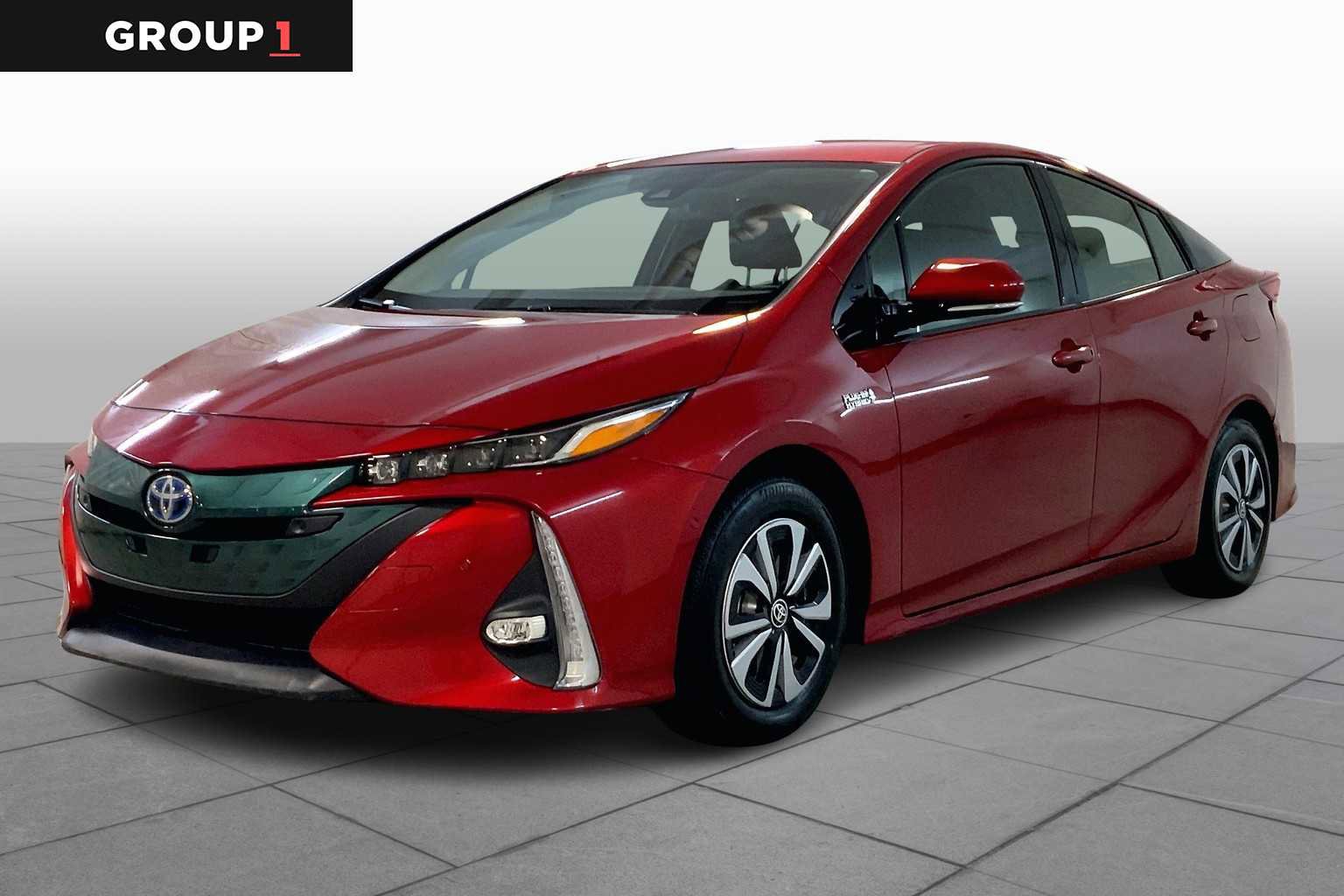 Used 2017 Toyota Prius Prime Advanced video 1