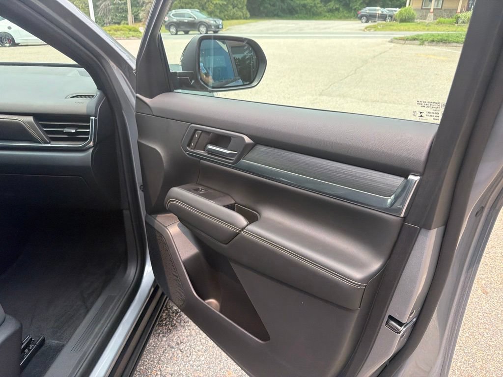 Certified 2025 GMC Terrain Elevation w/ Elevation Premium Package AWD/4WD image 35