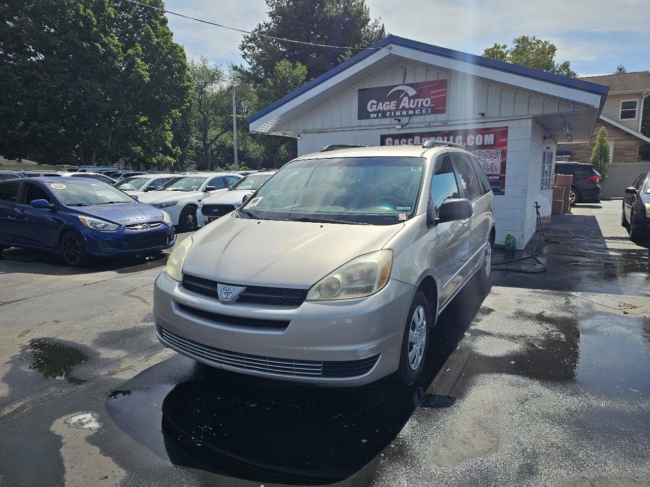 Used 2004 Toyota Sienna LE w/ LE Pkg 1 FWD image 4
