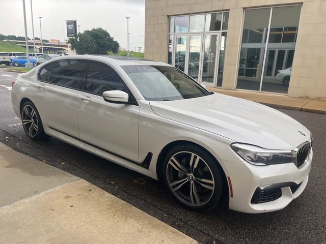 Used 2019 BMW 740i w/ Executive Package RWD image 3