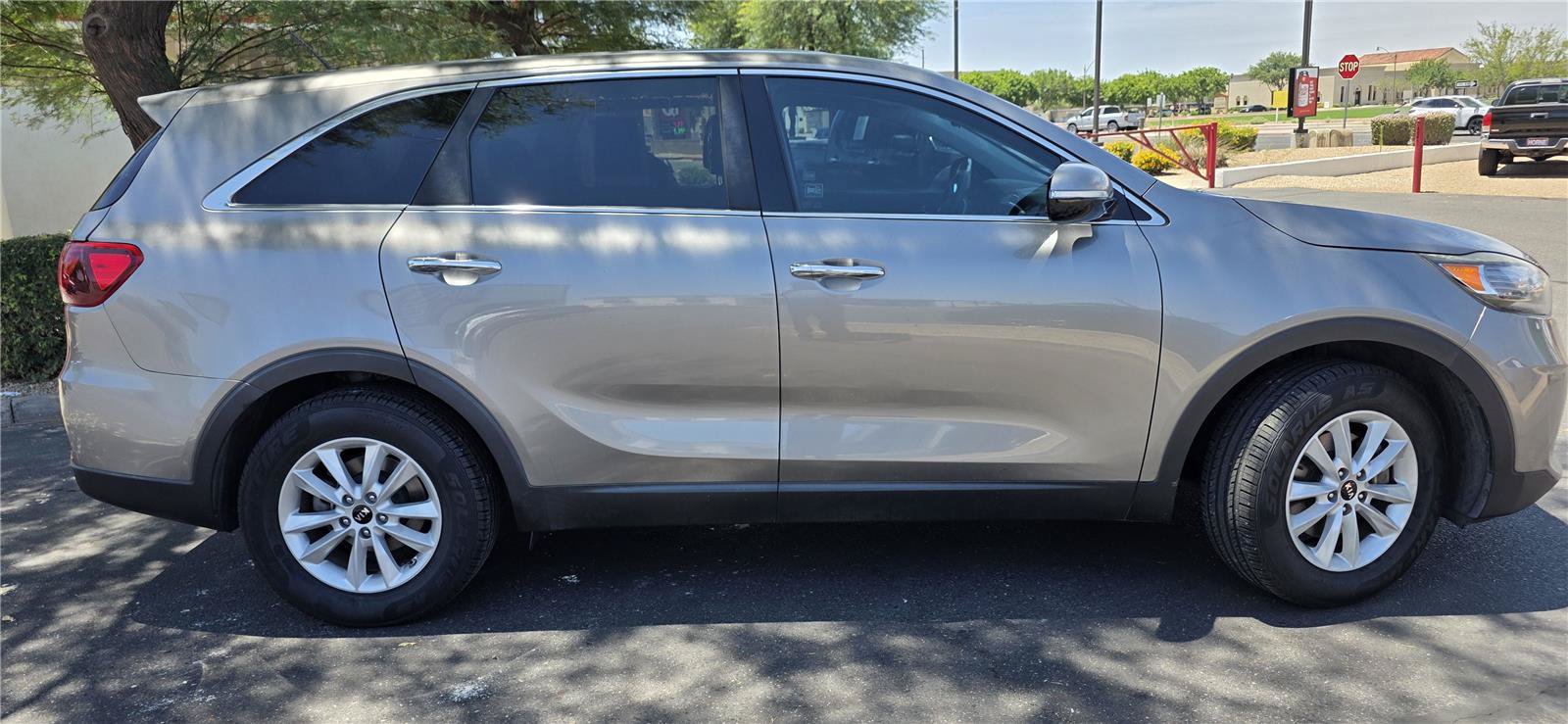 Used 2019 Kia Sorento L FWD image 4