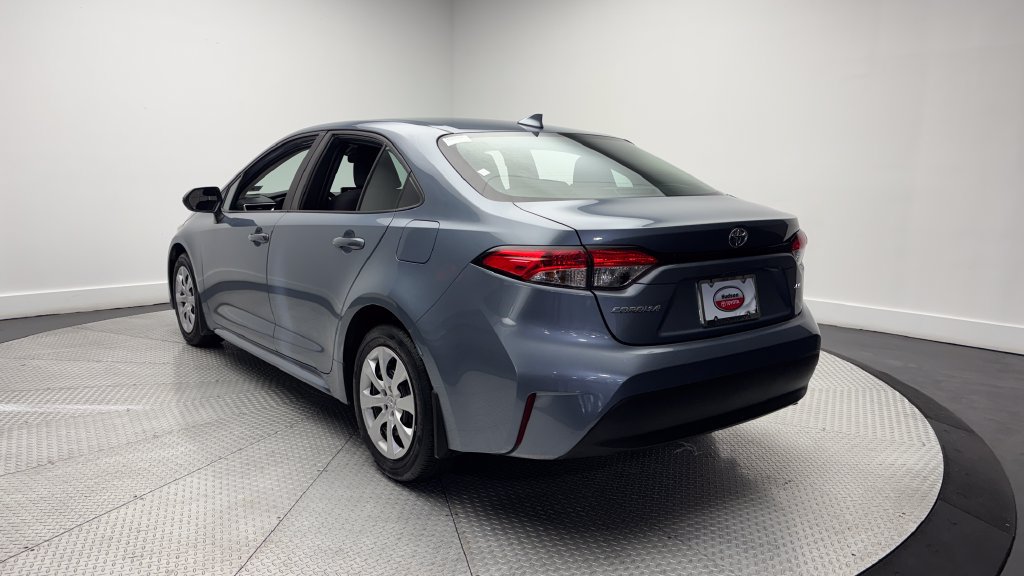 Used 2024 Toyota Corolla LE FWD image 33