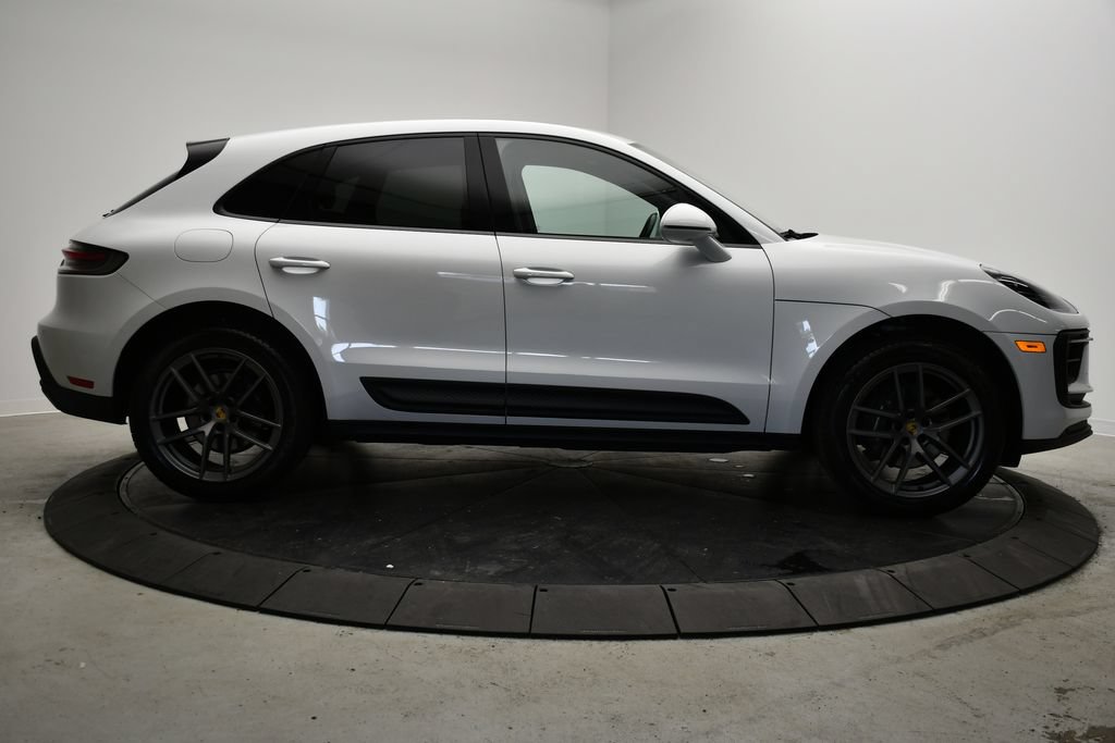 Certified 2023 Porsche Macan AWD/4WD image 8