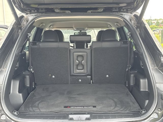 Used 2023 Mitsubishi Outlander SEL AWD/4WD image 16
