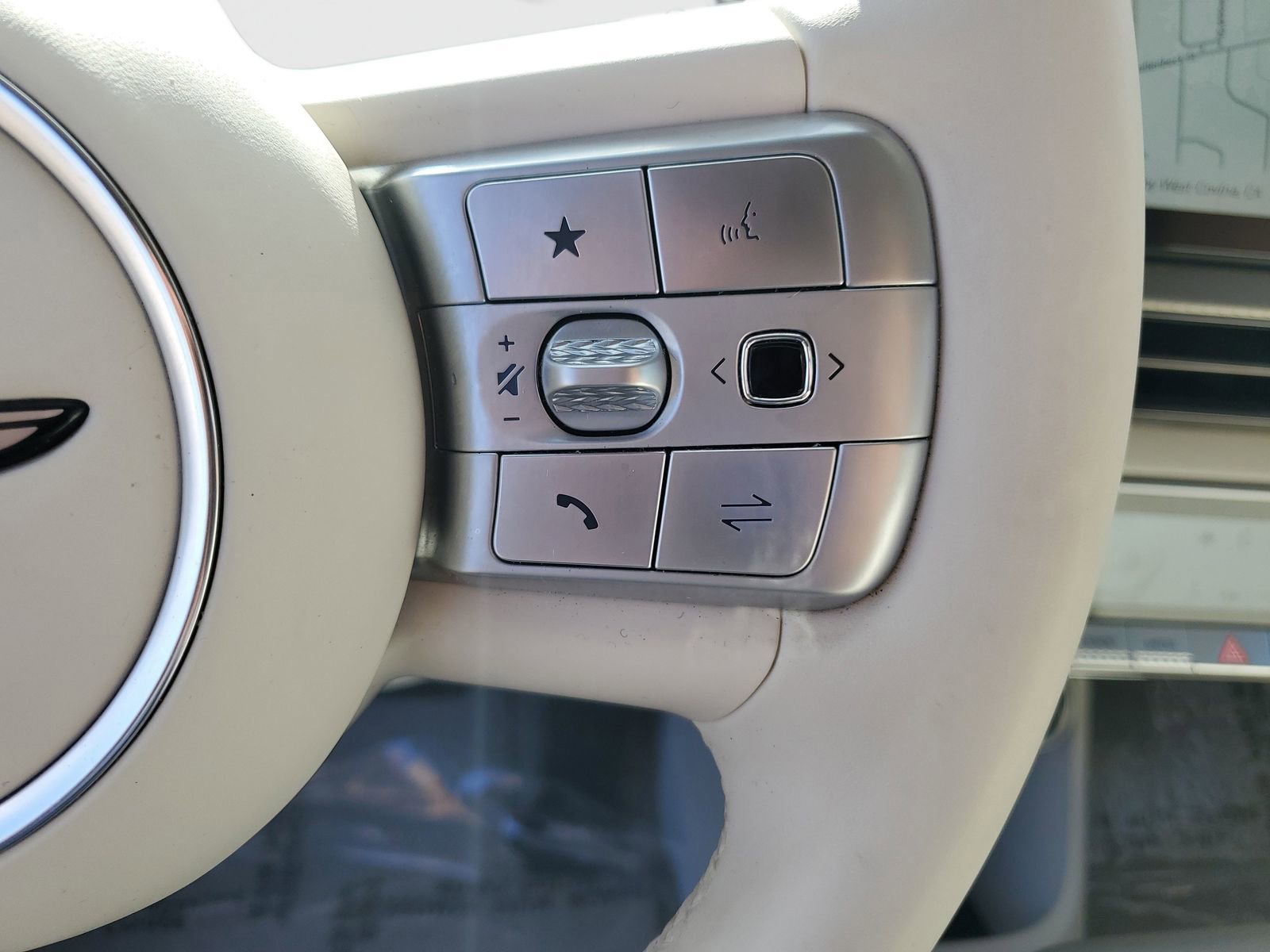 Used 2023 Genesis GV60 Advanced AWD/4WD image 31