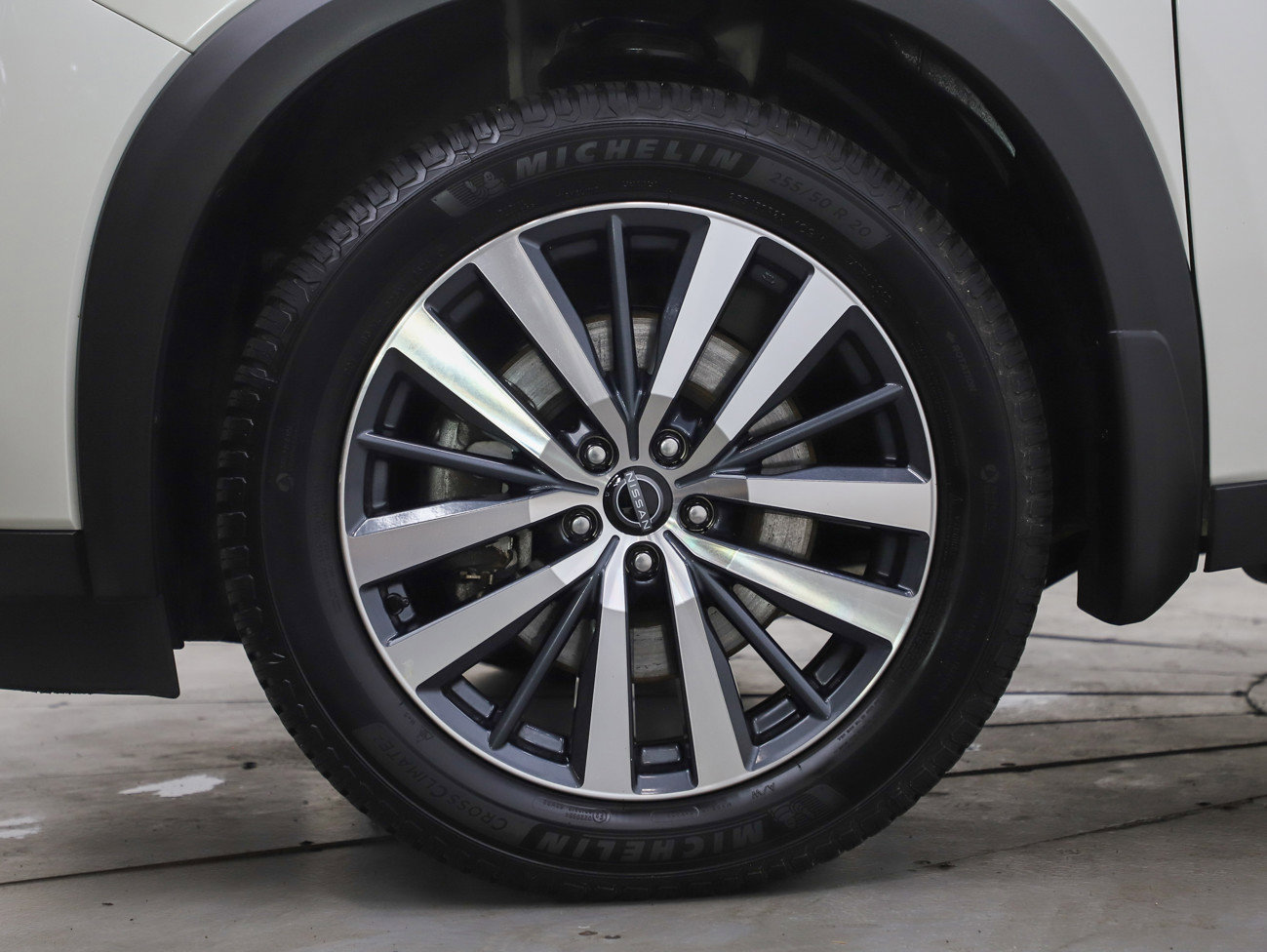 Used 2022 Nissan Pathfinder Platinum w/ Cargo Package image 33