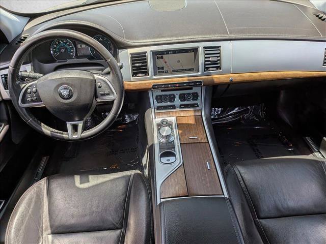 Used 2015 Jaguar XF Premium RWD image 15