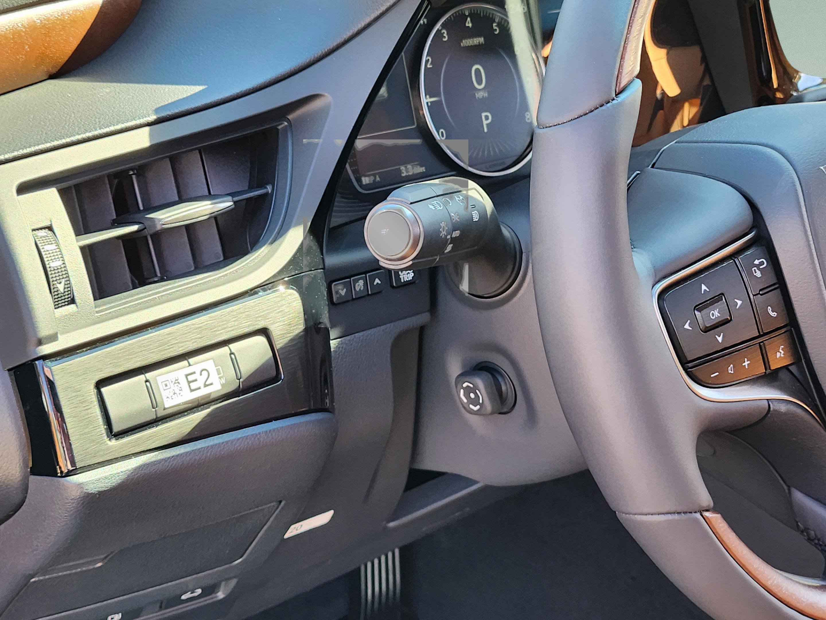 New 2025 Lexus ES 350 Ultra Luxury image 19