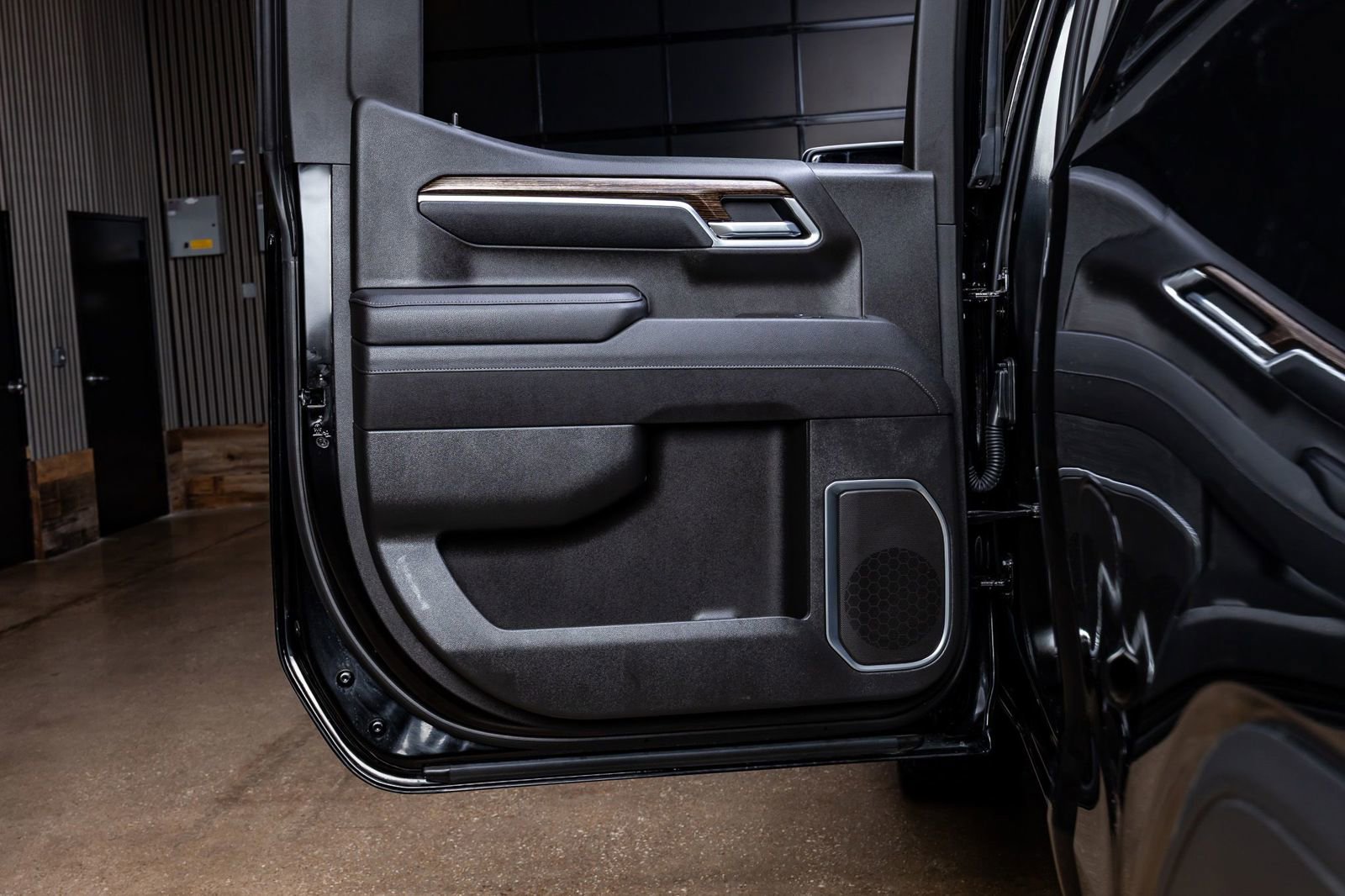 Used 2025 GMC Sierra 1500 SLE w/ X31 Off-Road Package image 37